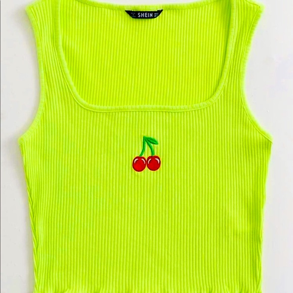 🍒NWT Green Cropped Cherry Embroidered Top 🍒 - Picture 2 of 5